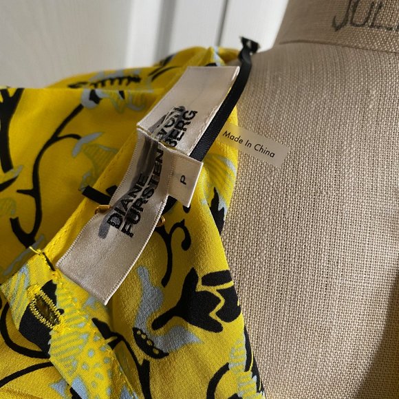 NWOT Diane Von Furstenberg Silk Yellow Floral Blouse Top Petite Small Women's - Picture 4 of 9